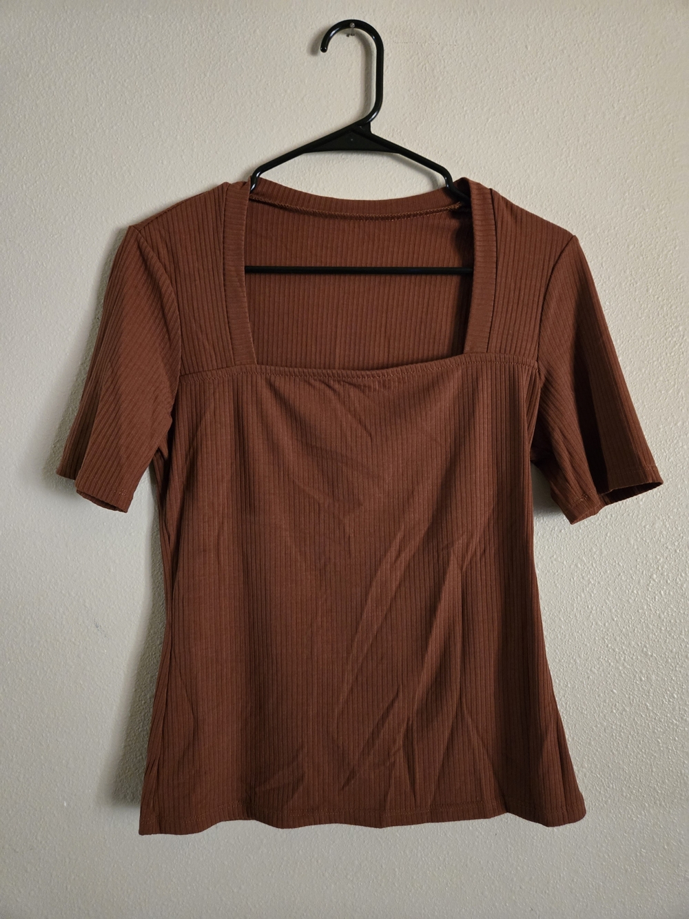 Square Neck Short Sleeve Ribbed Top in Rust